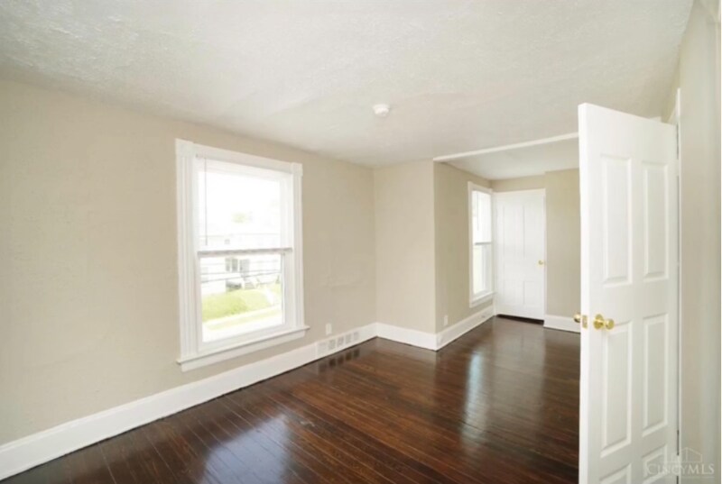 Building Photo - 124 Eaton Ave