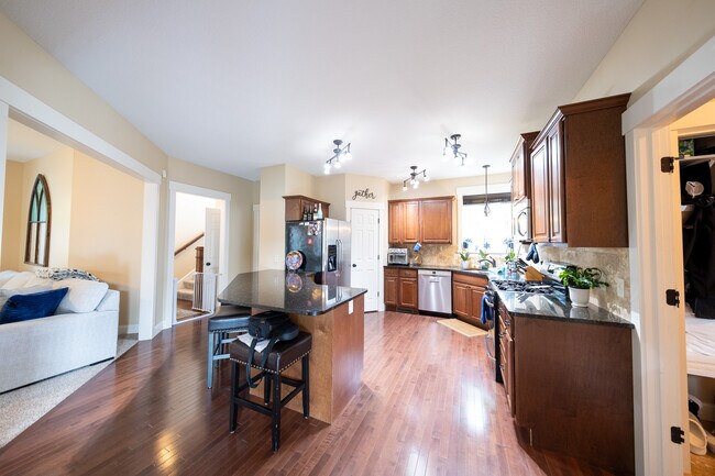 Building Photo - 15615 Dunberry Way