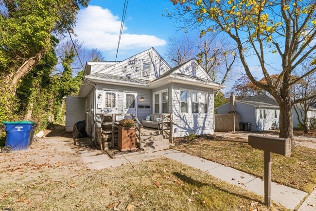 Building Photo - 27 E Groveland Ave