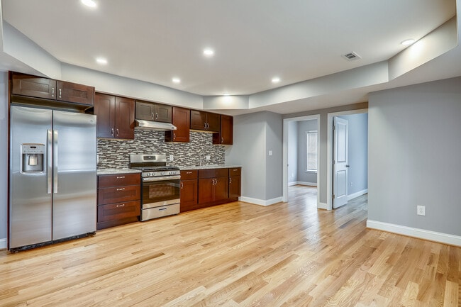 Building Photo - KD Flats