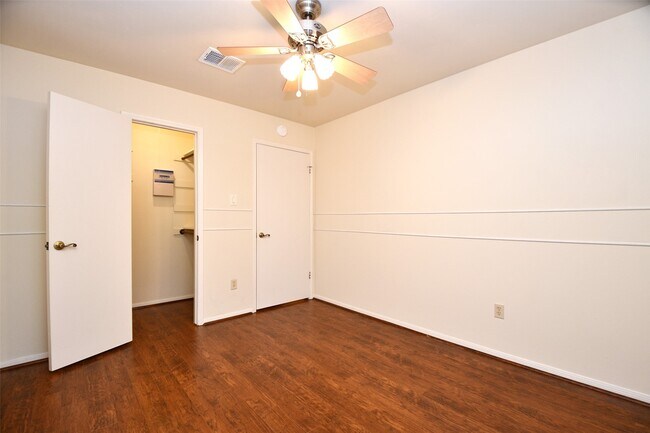 Building Photo - 1814 Cherry Bend Dr