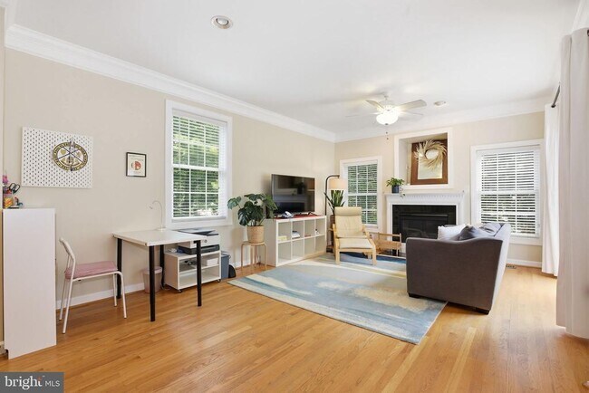 Building Photo - 3826 Elmwood Towne Way