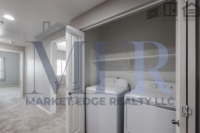 Building Photo - 3Bed/2.5Bath Condo at 35th Ave/Deer Valley...