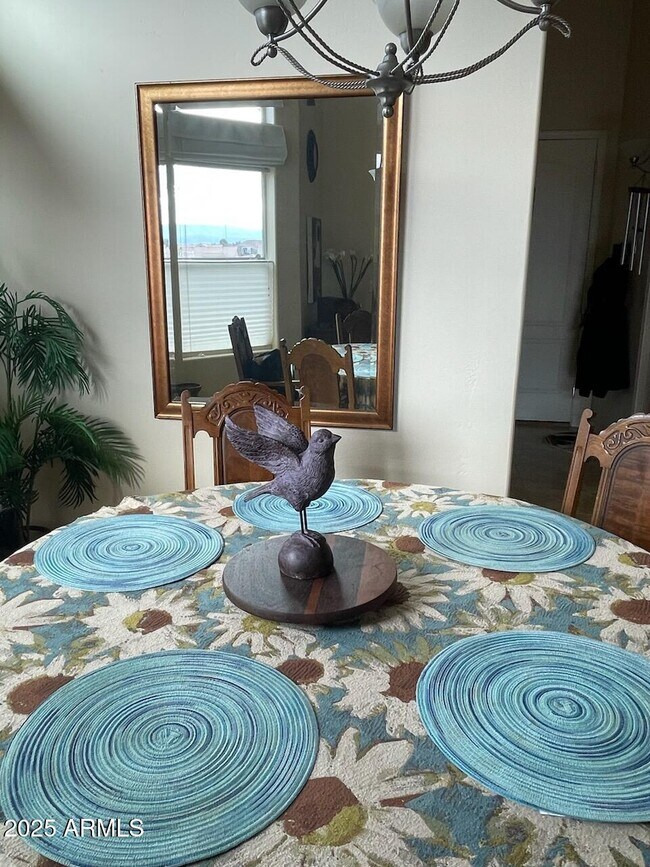 Building Photo - 5715 E la Privada Dr