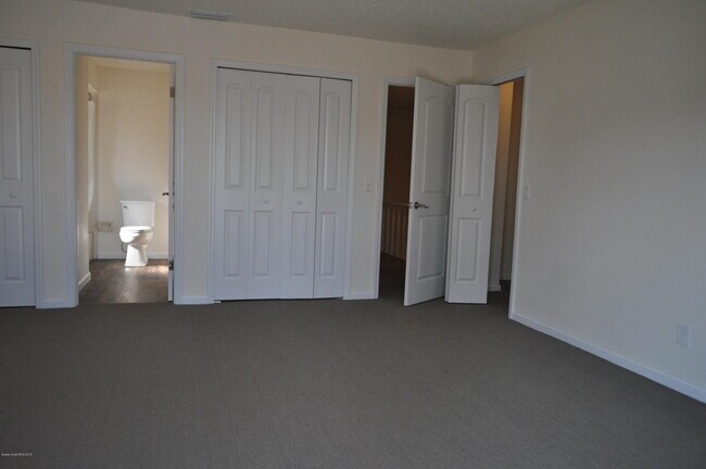 Building Photo - 165 Seawind Dr