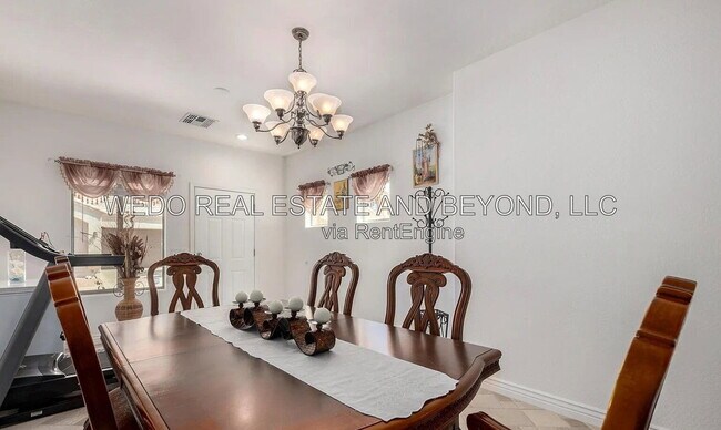 Building Photo - 2721 E Schiliro Cir