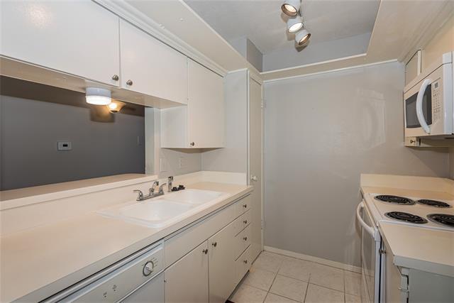 Building Photo - 4837 Cedar Springs Rd