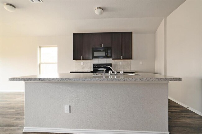 Building Photo - 23431 Dovetail Colony Ct