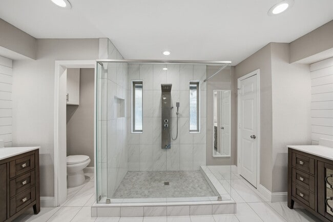 Building Photo - 4008 Hatherly Dr