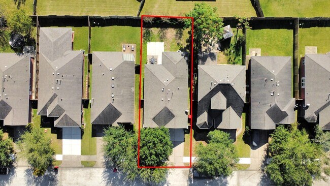 Building Photo - 19931 Roycroft Ln