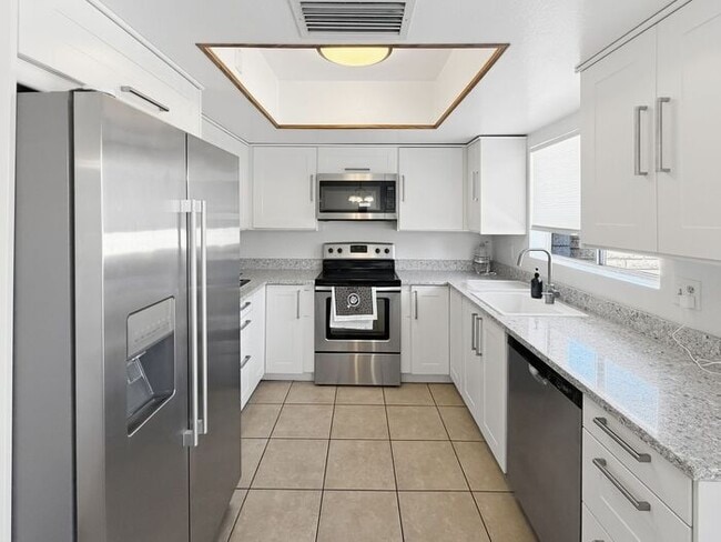 Building Photo - Townhome in the heart of Tempe!