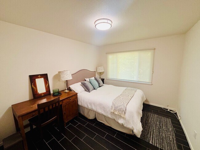 Building Photo - 23813 Calvert St