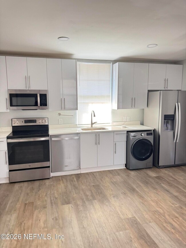 Building Photo - 2357 College St