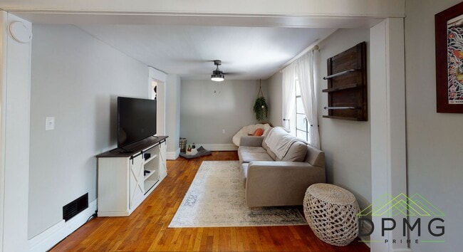 Building Photo - 132 S Clemens Ave