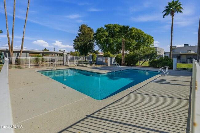 Building Photo - 6627 N 27th Ave