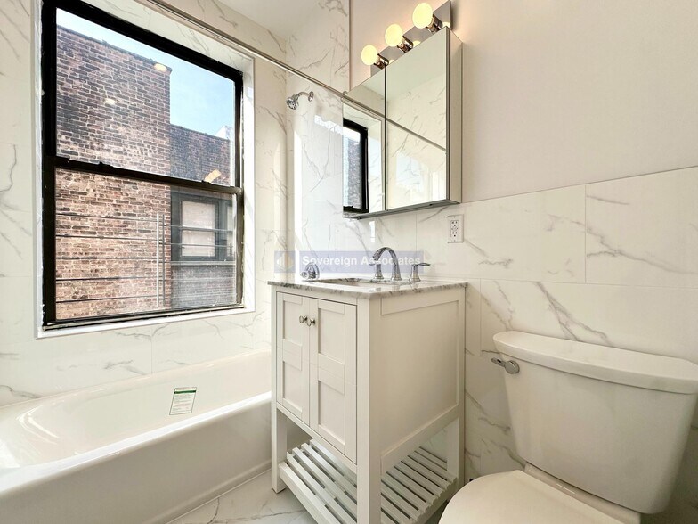 Building Photo - 41-47 Saint Nicholas Terrace