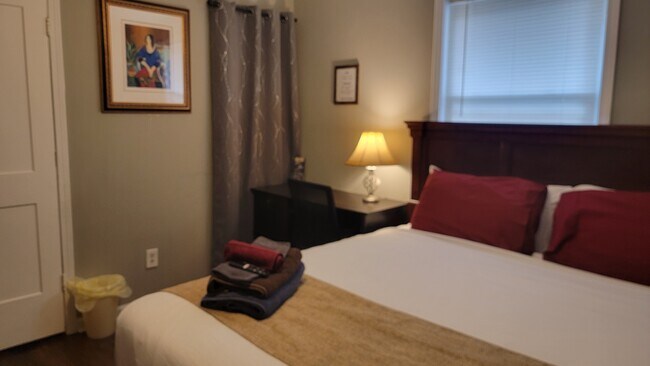 bedroom 2 - 6585 Buckhurst Trl