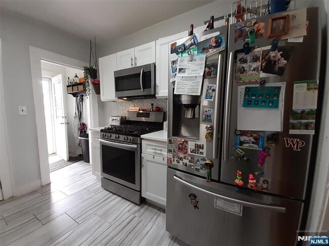 Building Photo - 98 Willard St