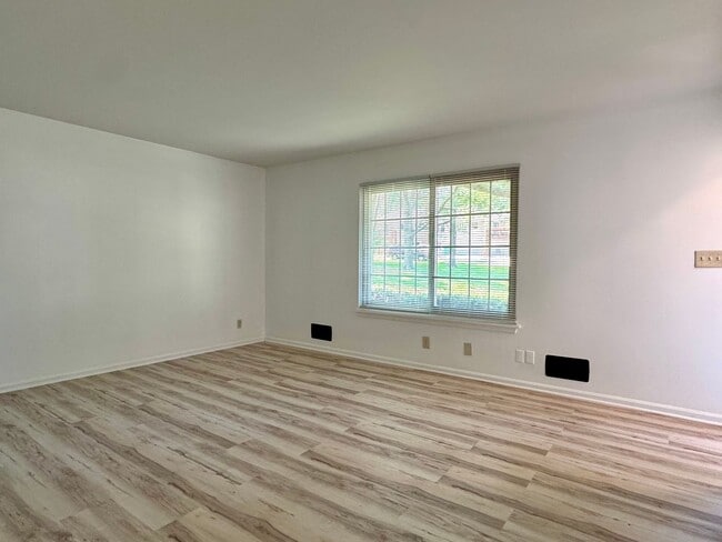 Building Photo - {6617} Move in ready + Updated + Attached Garage