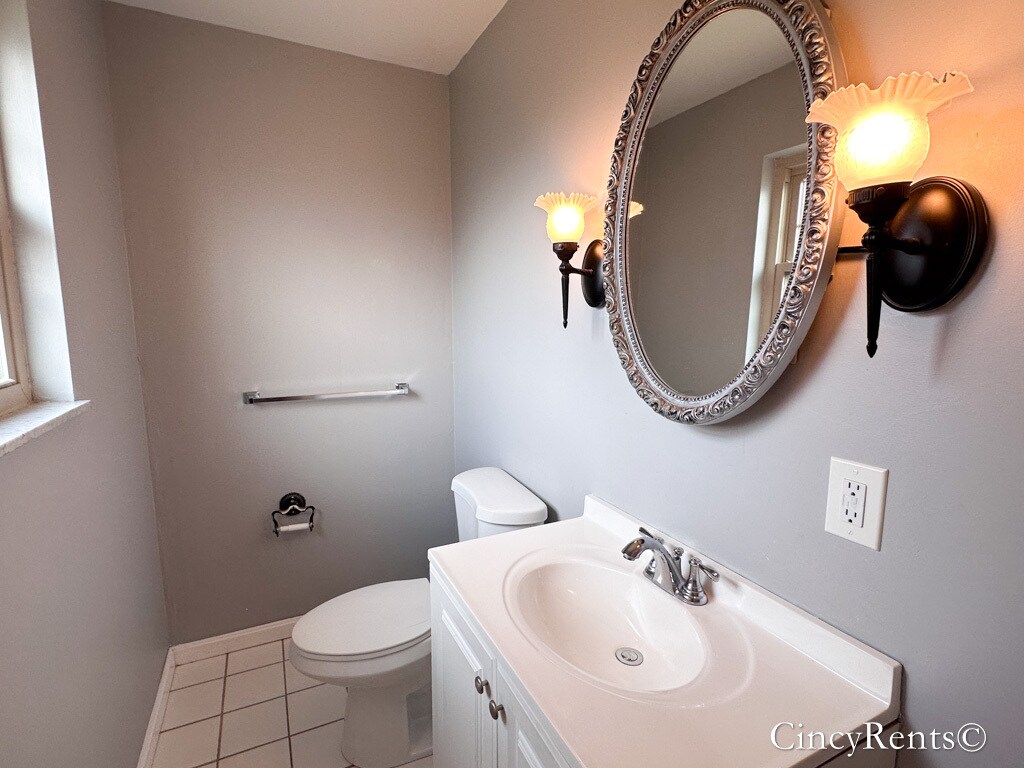 Building Photo - 1647 Rockhurst Ln