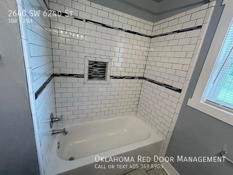 Building Photo - 2640 SW 62nd St