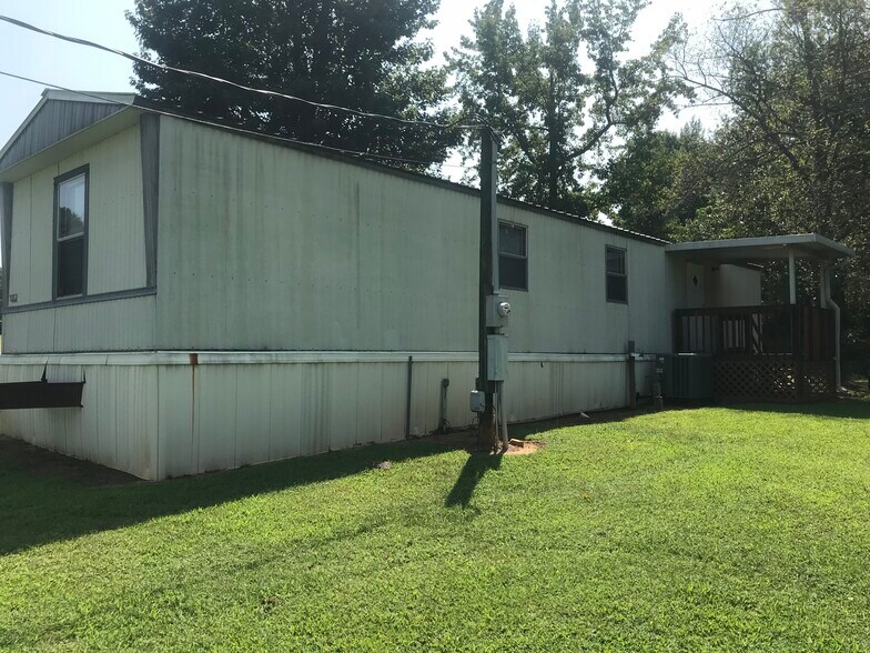 Building Photo - 1435 Amity Rd