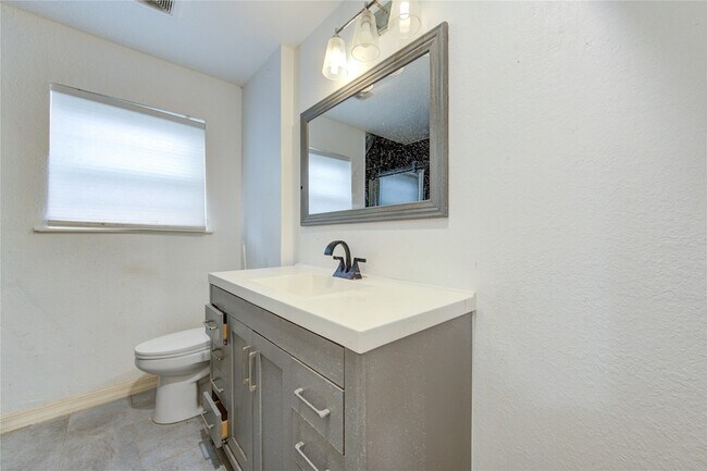 Building Photo - 2117 Willow Wisp Dr