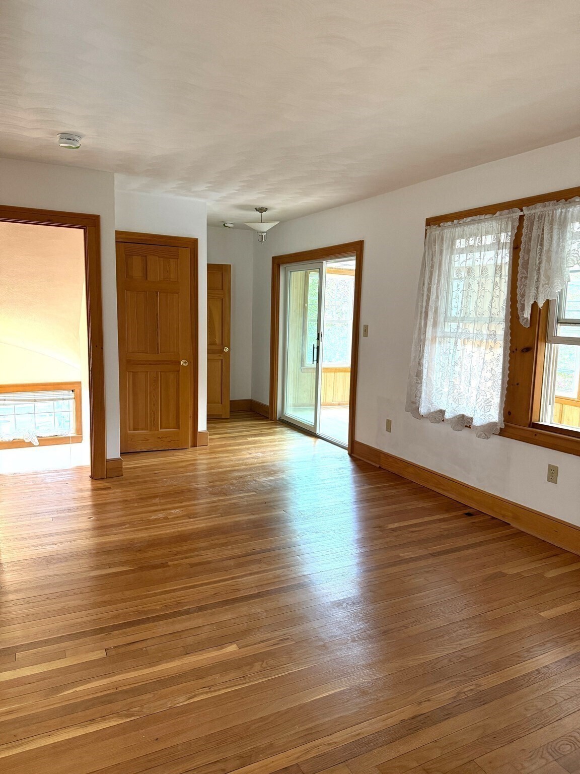 Building Photo - 23 Rendall Pl