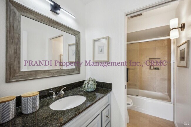 Building Photo - Resort Style Living in Prime Tiburon Location!