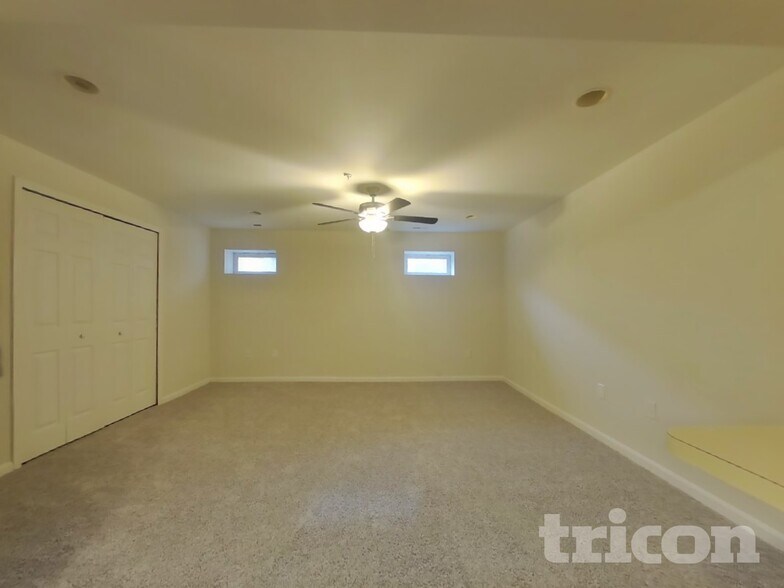 Building Photo - 10721 Esprit Pl