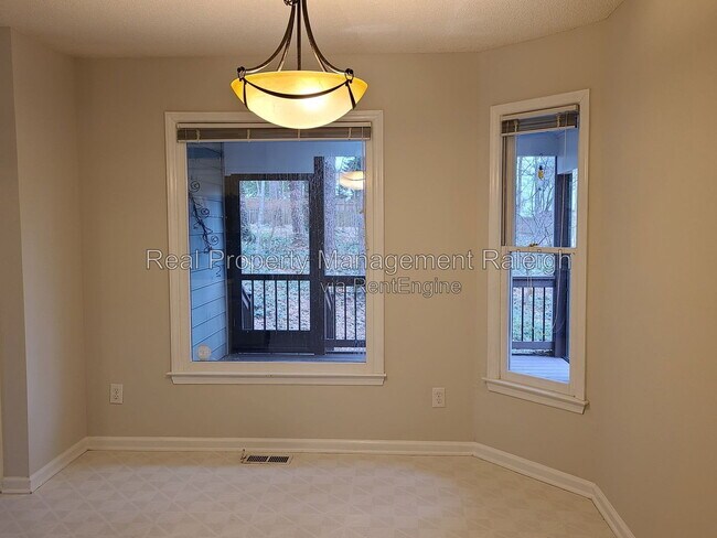 Building Photo - 4709 Worchester Pl