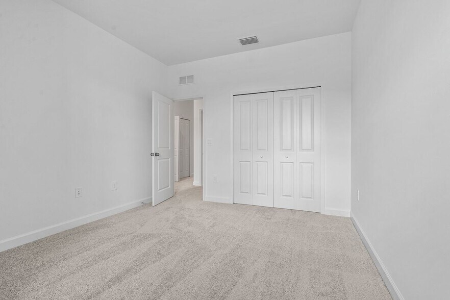 Building Photo - 14150 Gardeners Wy
