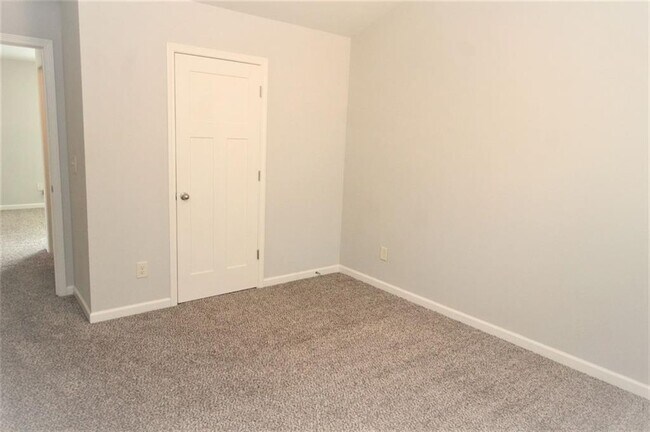 Building Photo - 681 Mimosa Way