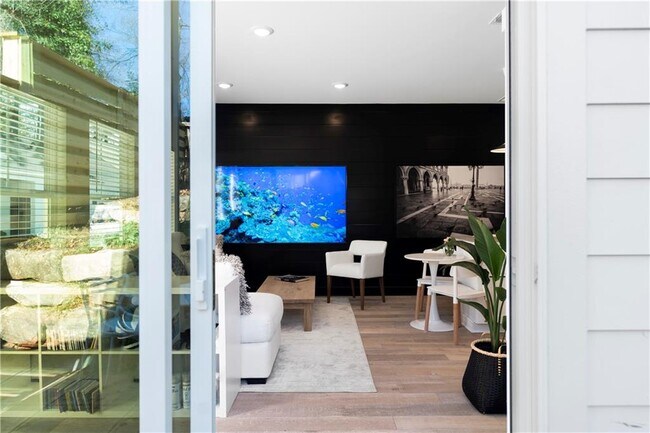 Building Photo - 217 Arnold Mill Rd