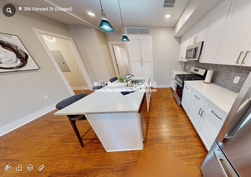 Building Photo - 386 Harvard St