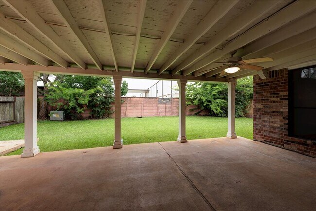 Building Photo - 2306 Millerton Ln