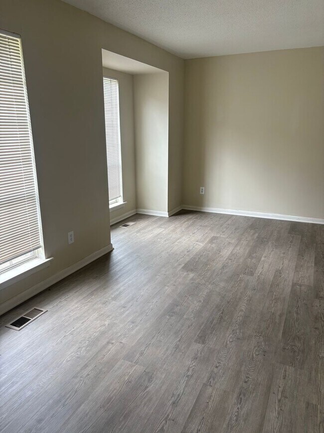 Building Photo - New For Rent!