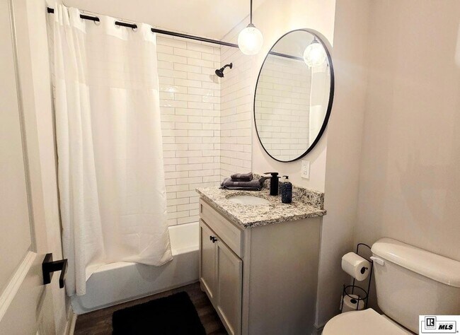 Building Photo - 923 Fortune Dr