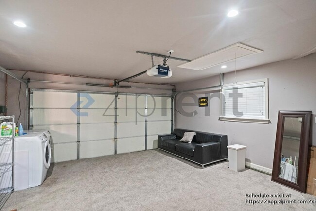 Building Photo - 1814 Armand Dr