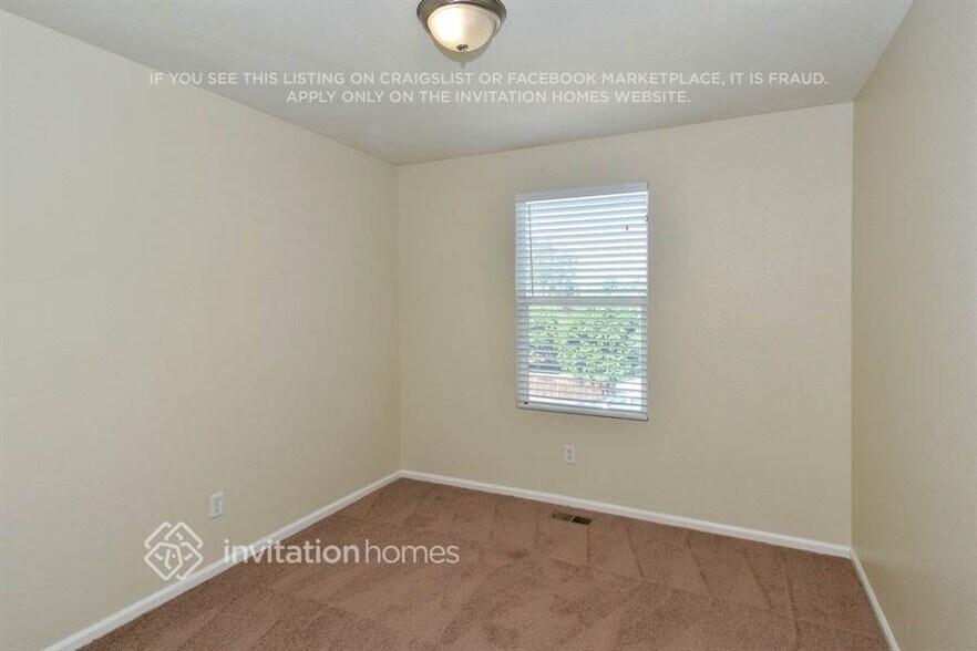 Building Photo - 1350 Bluebird St