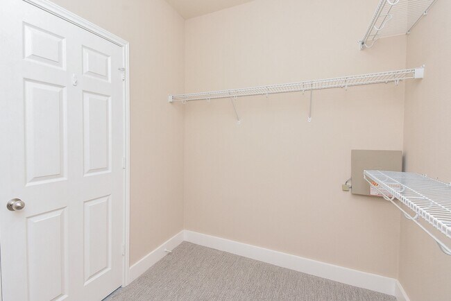 Building Photo - 20922 Barbons Heath Ct