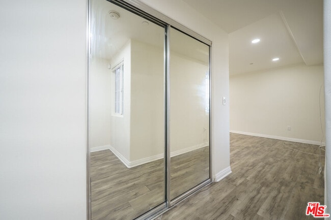 Building Photo - 10952 1/2 Wilmington Ave