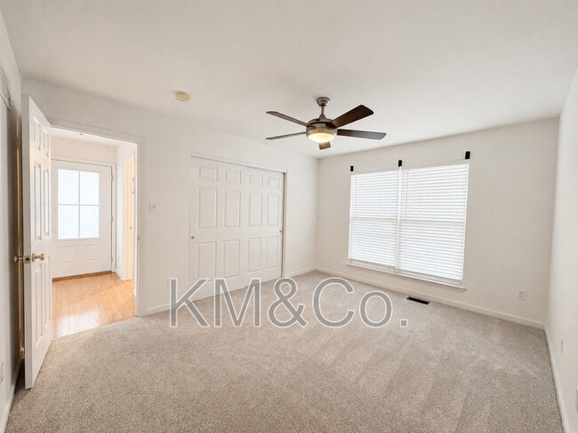Building Photo - 213 Countryshire Dr