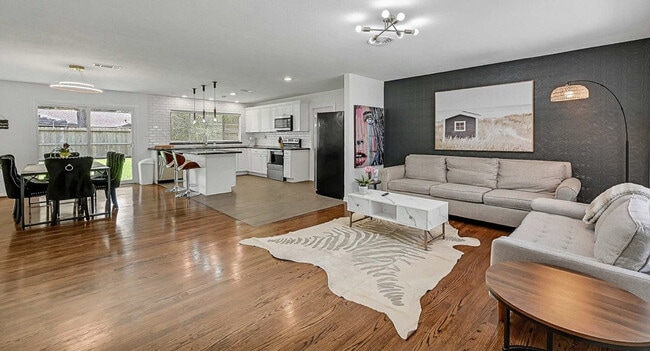 Building Photo - 5415 Carew St