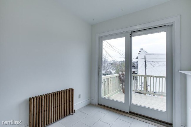 Building Photo - 3 br, 3 bath Townhome - 702 Ingraham St NW