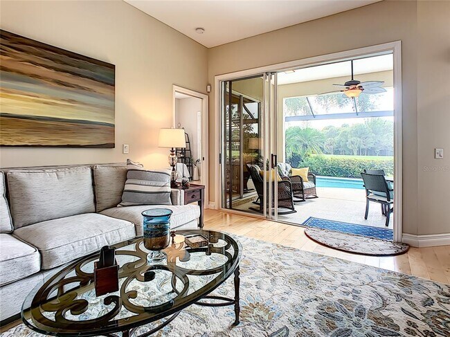 Building Photo - 539 Fallbrook Dr