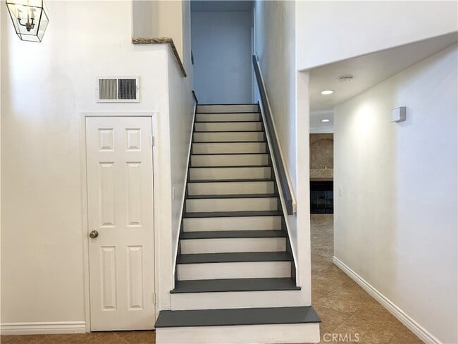 Building Photo - 28594 Moon Shadow Dr