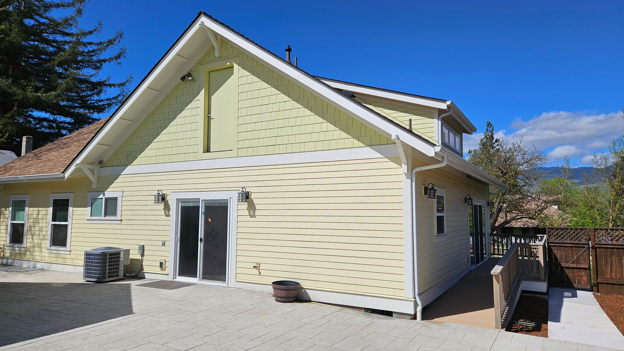 Backyard - 882 B St