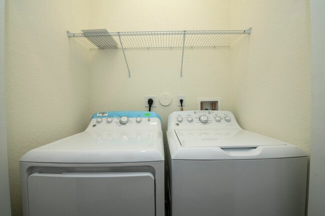 Building Photo - 6574 S Anise Ct