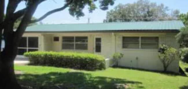 Primary Photo - 63 S Davis St